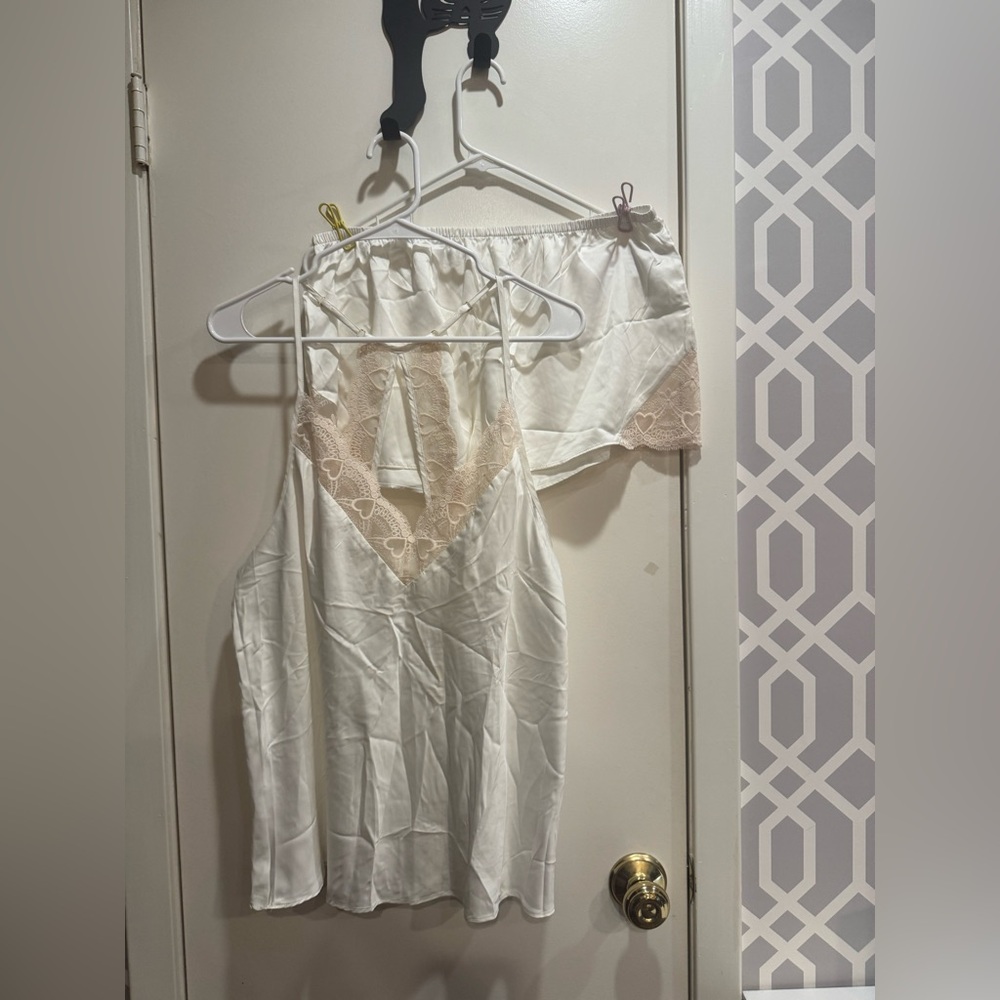 NWT Anthropologie Size L Elegant White Heart Lace Sleepwear Set